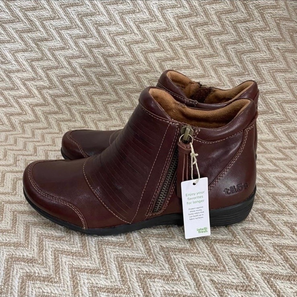 Taos Footwear Women’s Habit Leather Bootie - Picture 5 of 11